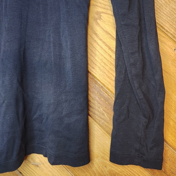 JcPenney solid black v neck long sleeved cotton shirt - Picture 9 of 9